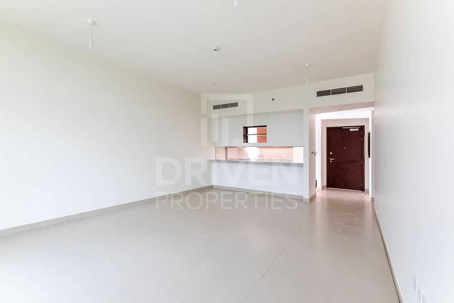 Spacious & Bright Apt | Ready to move in