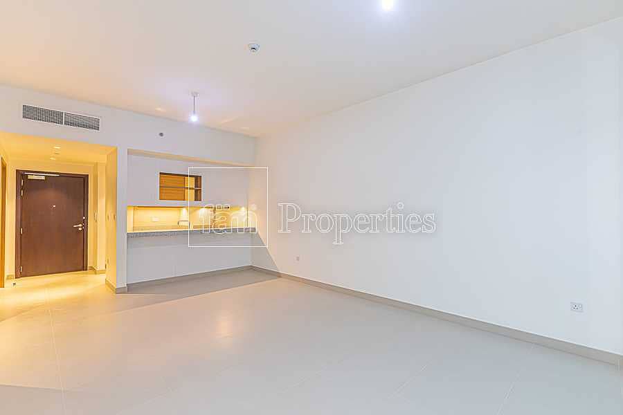 Spacious 2 Beds Apt with Beautiful Park view