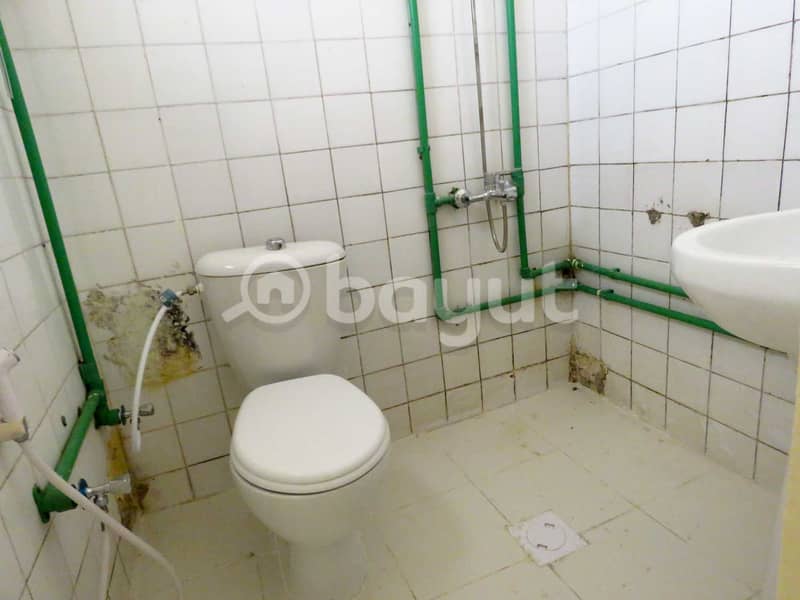 8 Main Bathroom