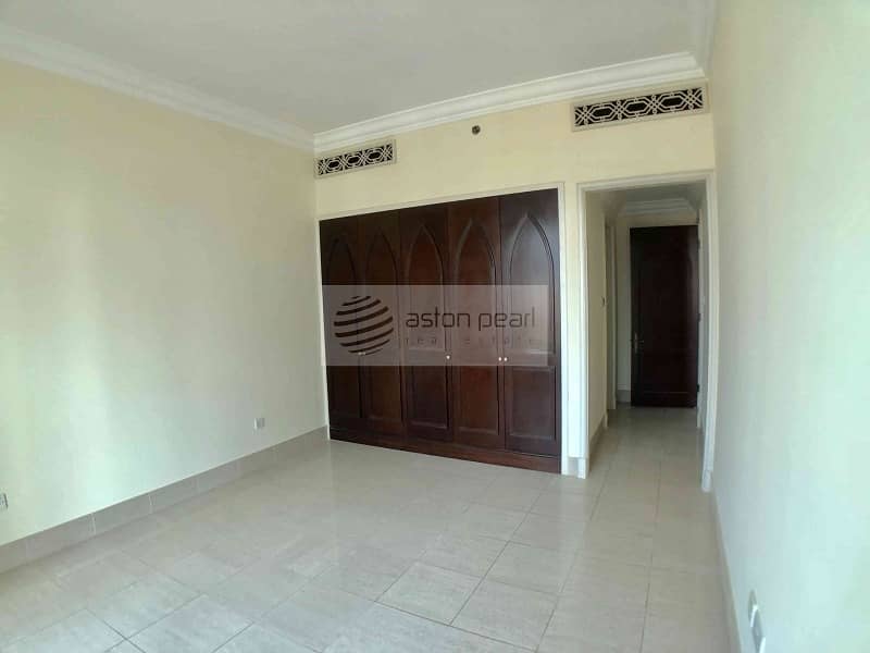7 2 Bedroom with Balcony| Bright |Vacant on Transfer