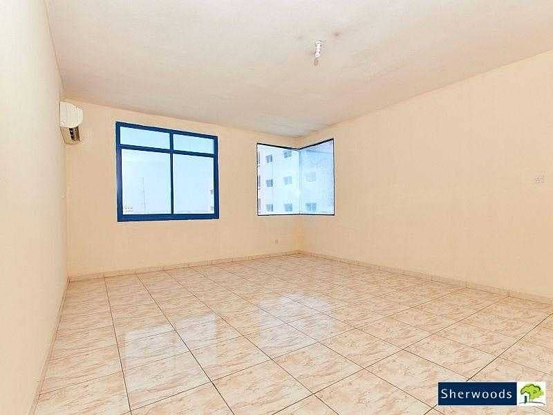 4 Apartment and Offices Near to Mall and Supermarket
