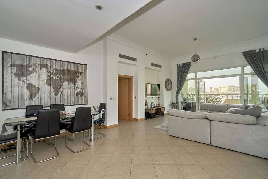 Penthouse Level with Partial Sea View on the Palm