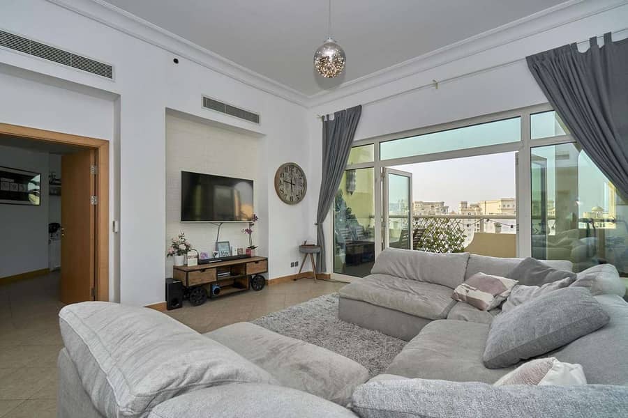 5 Penthouse Level with Partial Sea View on the Palm