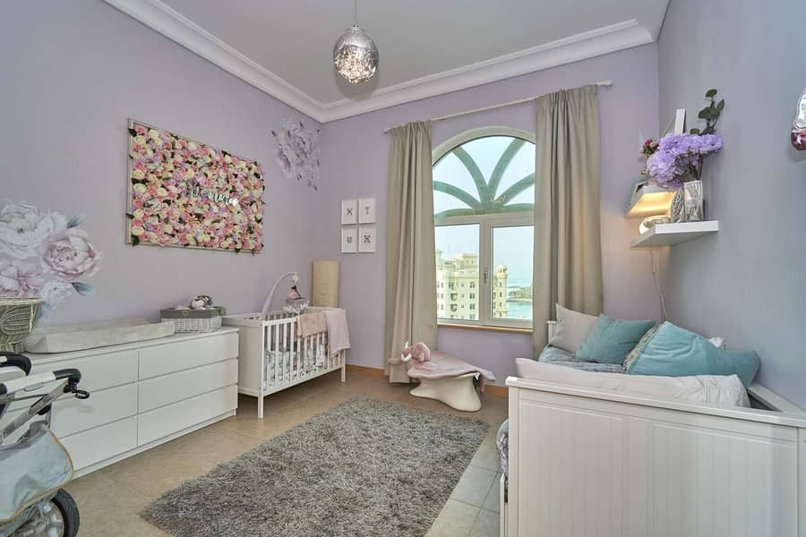 10 Penthouse Level with Partial Sea View on the Palm