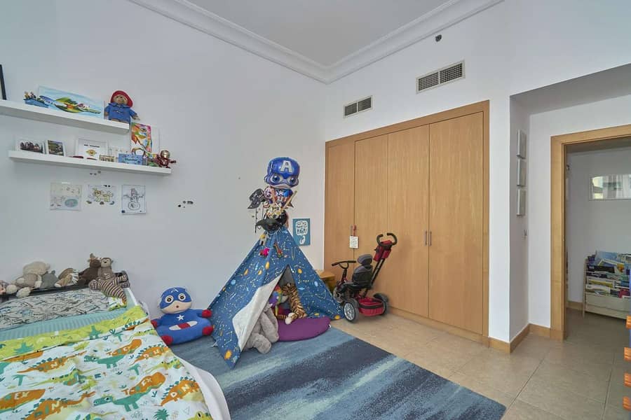 14 Penthouse Level with Partial Sea View on the Palm