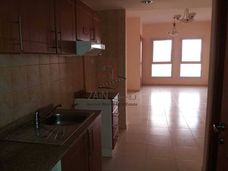 4 Well Maintained  Studio Apt | Equipped Kitchen | Roof top Seating Area