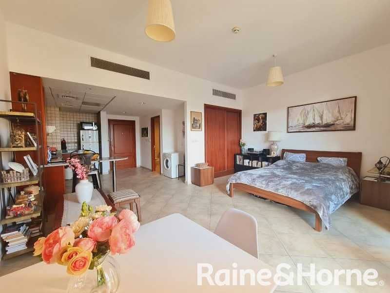 Spacious Studio - Motivated Seller | Great Views Spacious Studio - Motivated Seller | Great Views