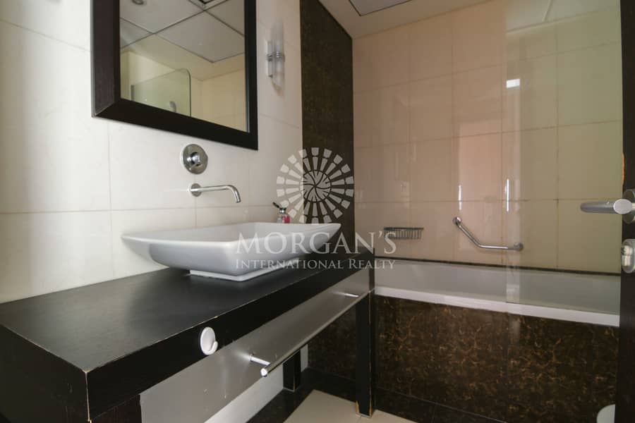 10 Quality Specious 1 Bed | Marina View