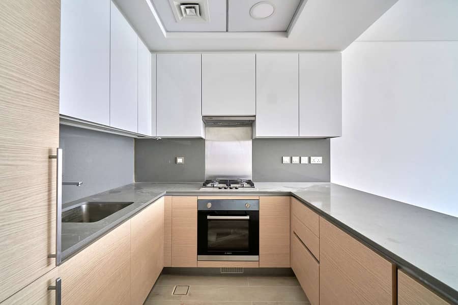 4 An Investor's Dream with Panoramic Sea Views