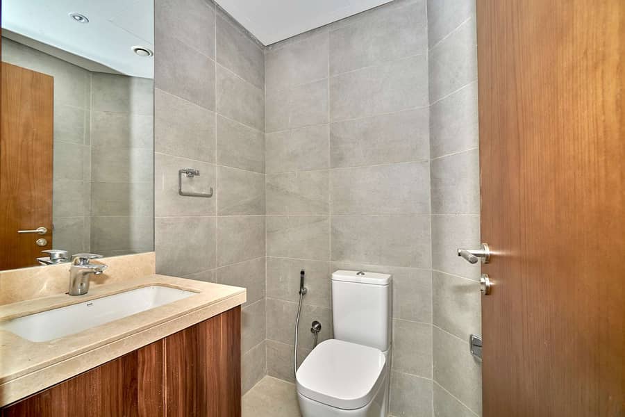 9 An Investor's Dream with Panoramic Sea Views