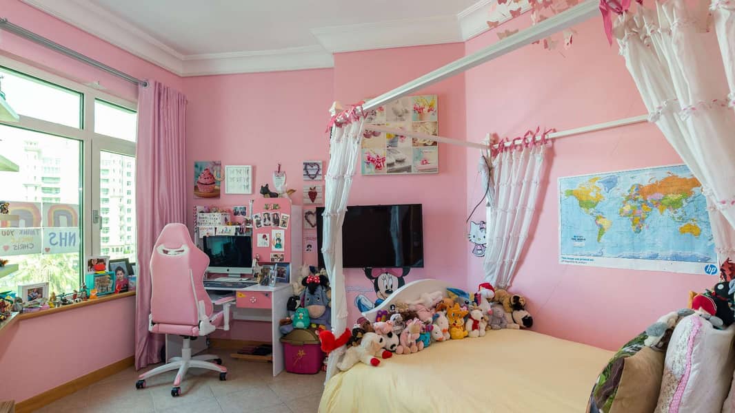 9 Superb unit | Vacant on transfer | Close to Mall