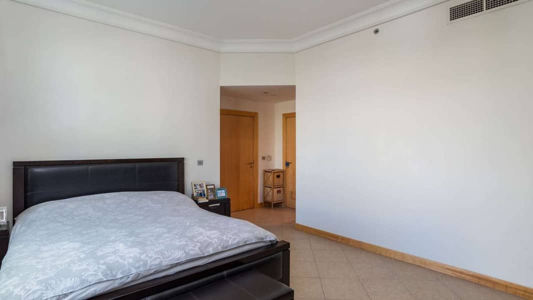 2 Superb unit | Vacant on transfer | Close to Mall