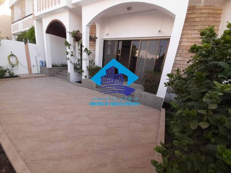3 Excellent deal in Karama with driver room and elevator