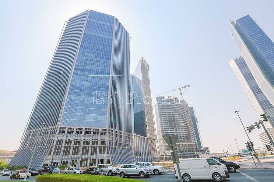 Half Floor | 6 Car Parks | Large Windows Half Floor | 6 Car Parks | Large Windows