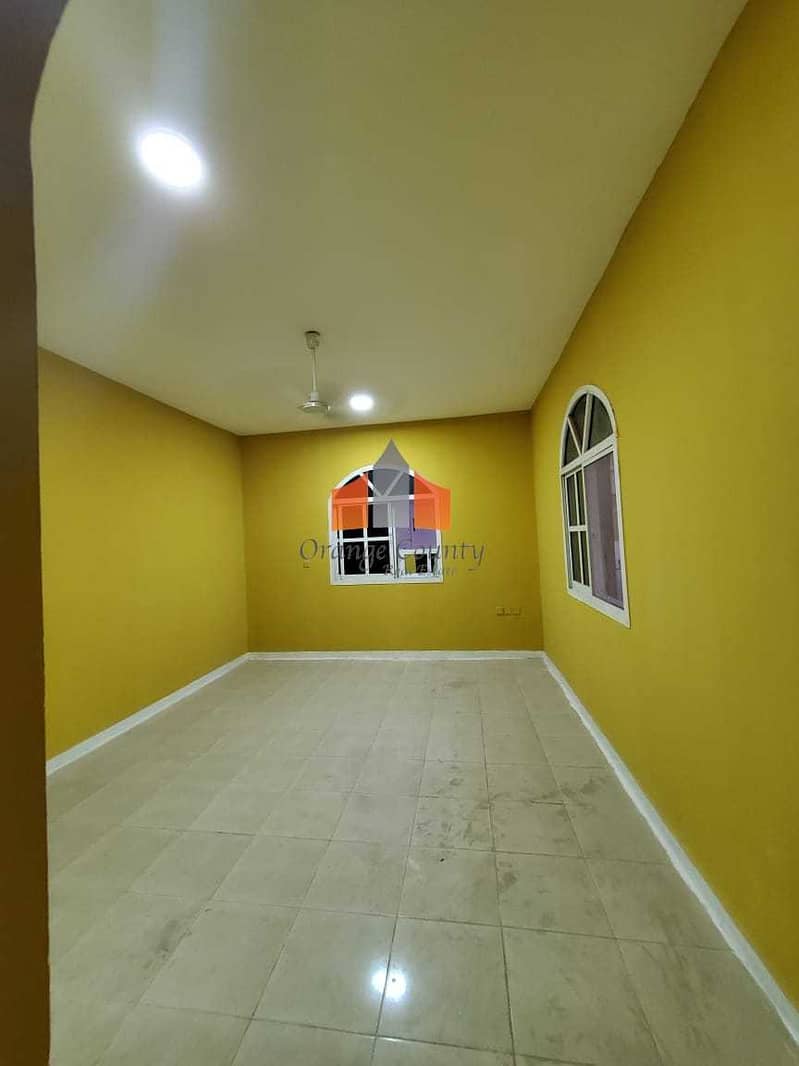 5 Well-Maintained| Big-size plot| Low Rent| Corner Villa| Family living only.