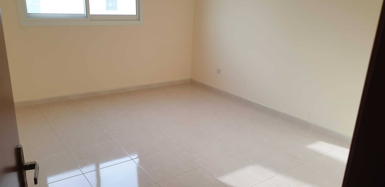 3 GREAT VALUE NEWER INDEPENDENT VILLA IN JUMEIRAH 1