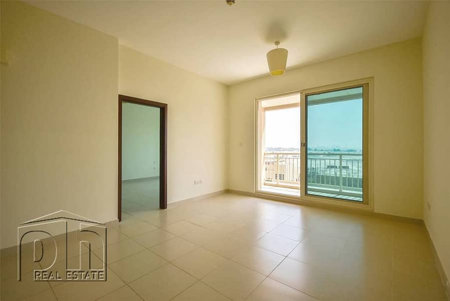 Stunning 1 Bed apartment in Mosela Tower