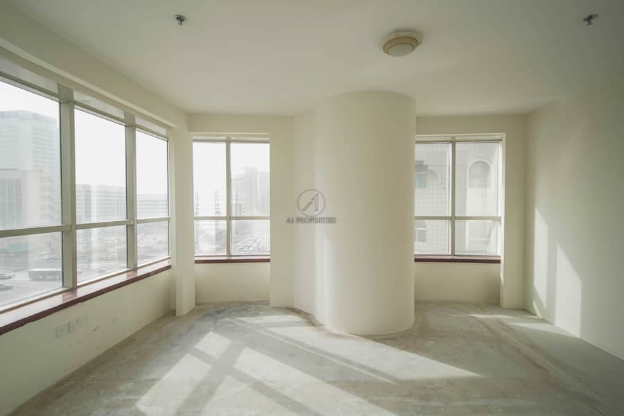 Huge and Bright 3BR Apartment | Near Metro