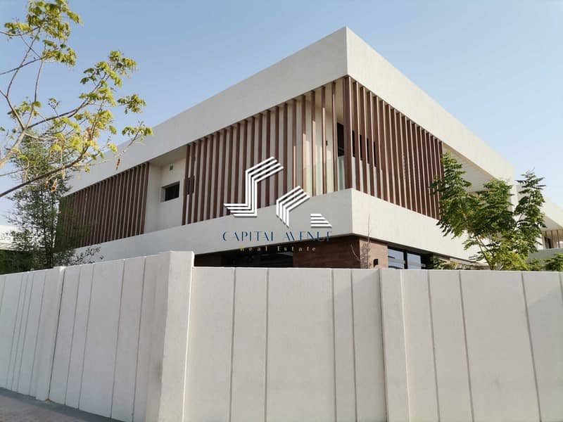 Hot Price !!! 5 BHK Corner Villa Hot Price !!! 5 BHK Corner Villa