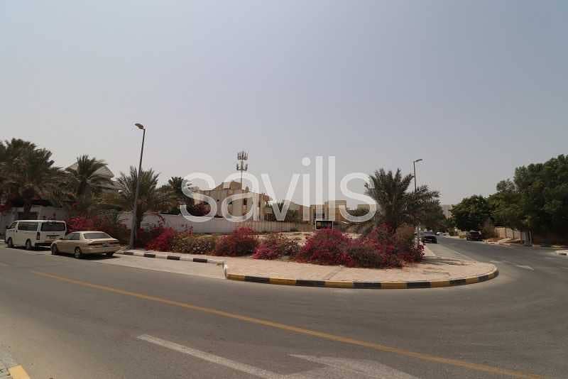 Corner Plot with Access from 2 Streets Corner Plot with Access from 2 Streets