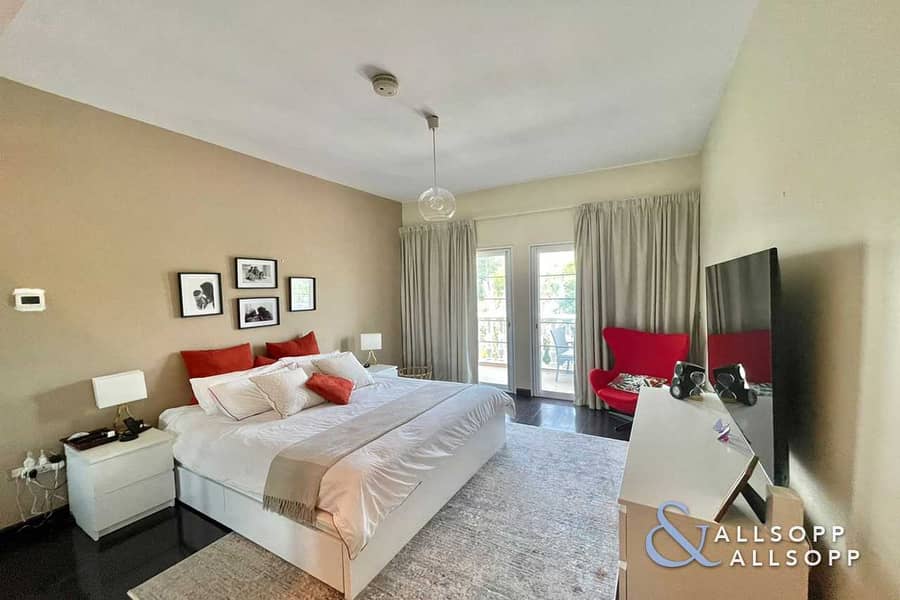 17 VOT | Beautifully Upgraded | 3 Beds + Maid