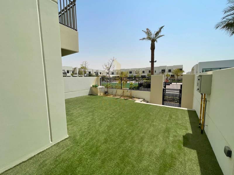 3 Single Row On Pool and Park | Type 2 | 3BR+M