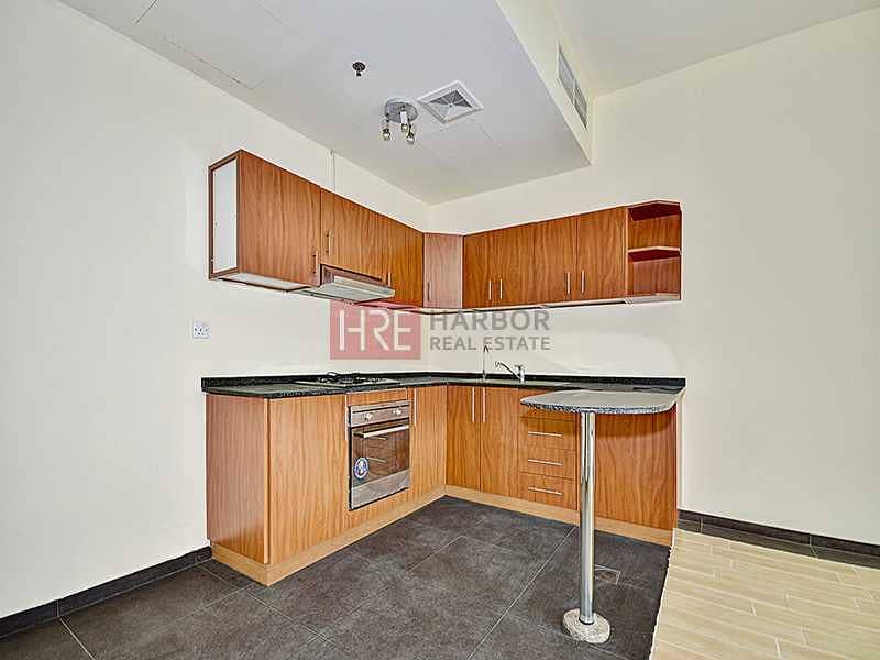 8 Courtyard View | Newly Refurbished | Large 1 BR