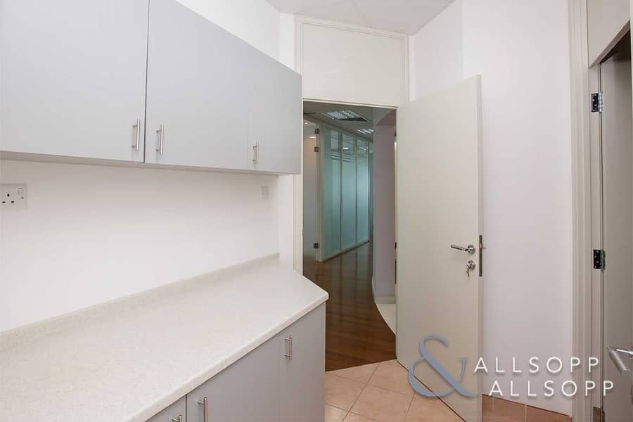 25 Grade A | Furnished Unit | Close to the Metro