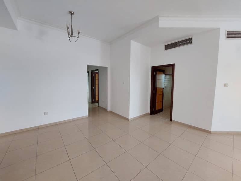 10 1 Month Free LARGE 3 Bedrooms Hall in Jumeirah 1