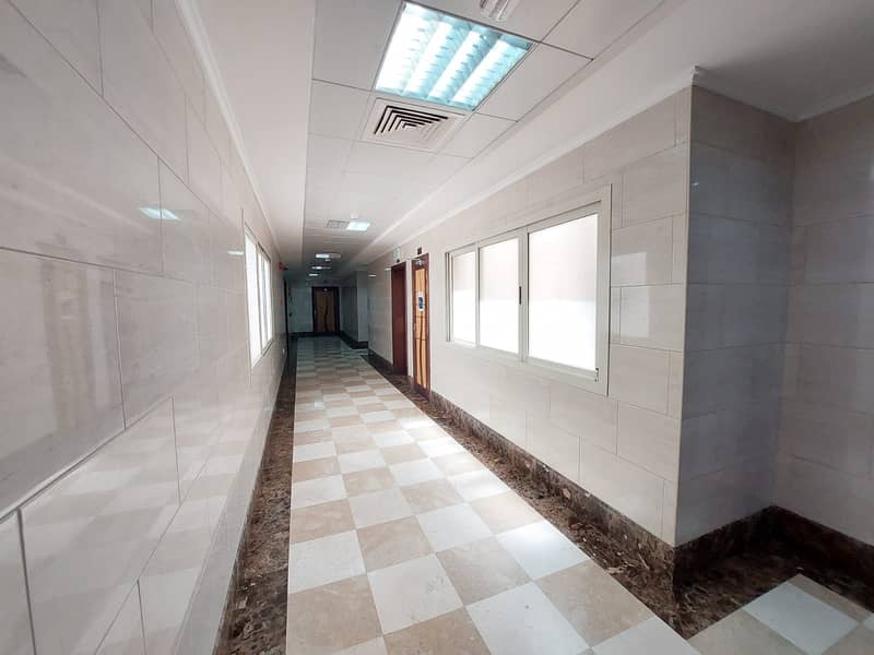 21 1 Month Free LARGE 3 Bedrooms Hall in Jumeirah 1