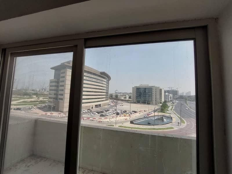 23 1 Month Free LARGE 3 Bedrooms Hall in Jumeirah 1
