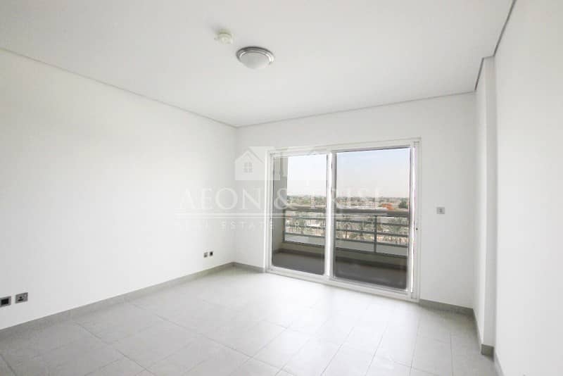 Full Lake View 2 bed in Jumeirah Heights