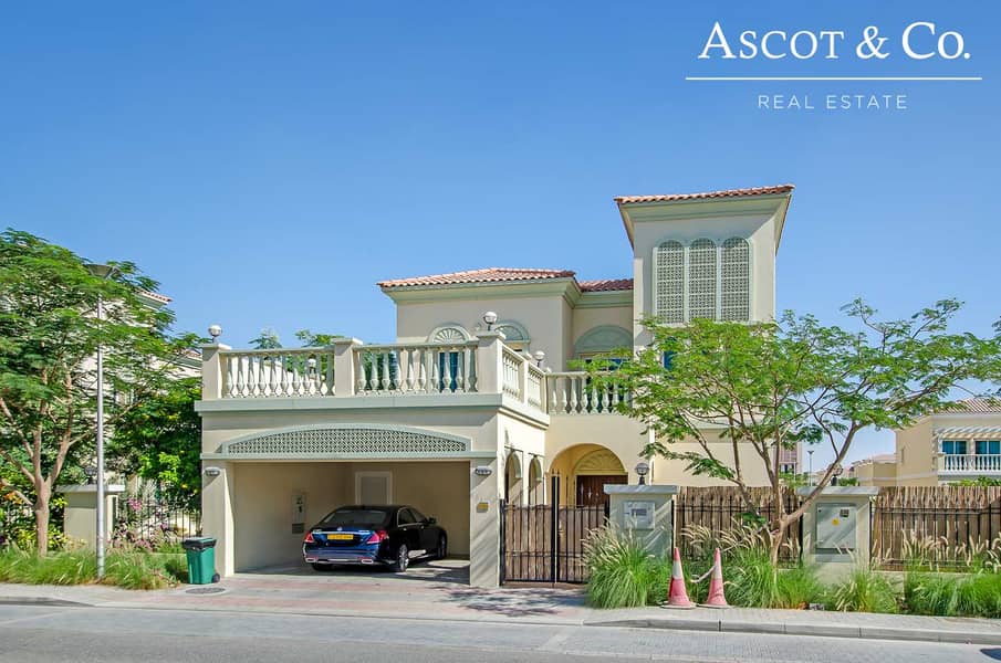 8 Exclusive 2 Bed | Beautifully Landscaped