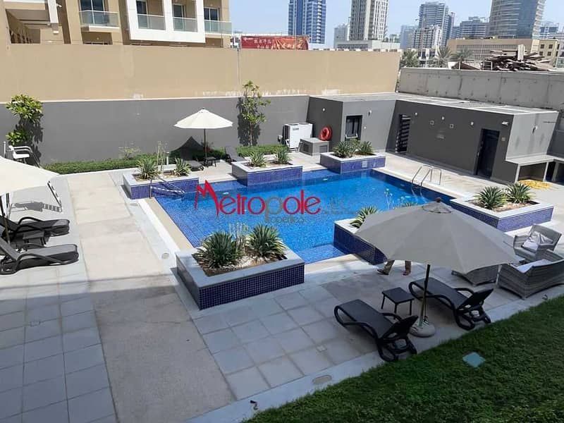 16 Pool View | Park Corner | 4 Cheques