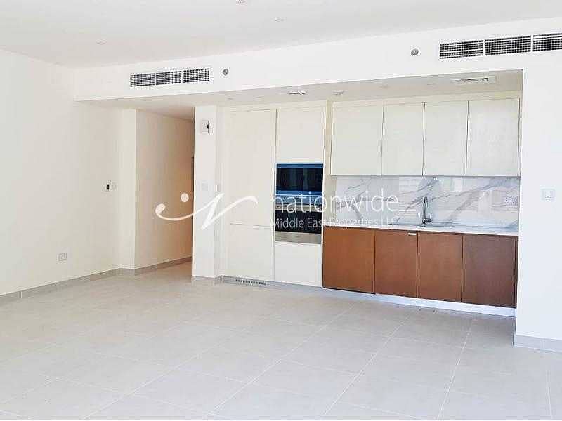3 A Stunning Unit w/ Partial Sea View & Pool View