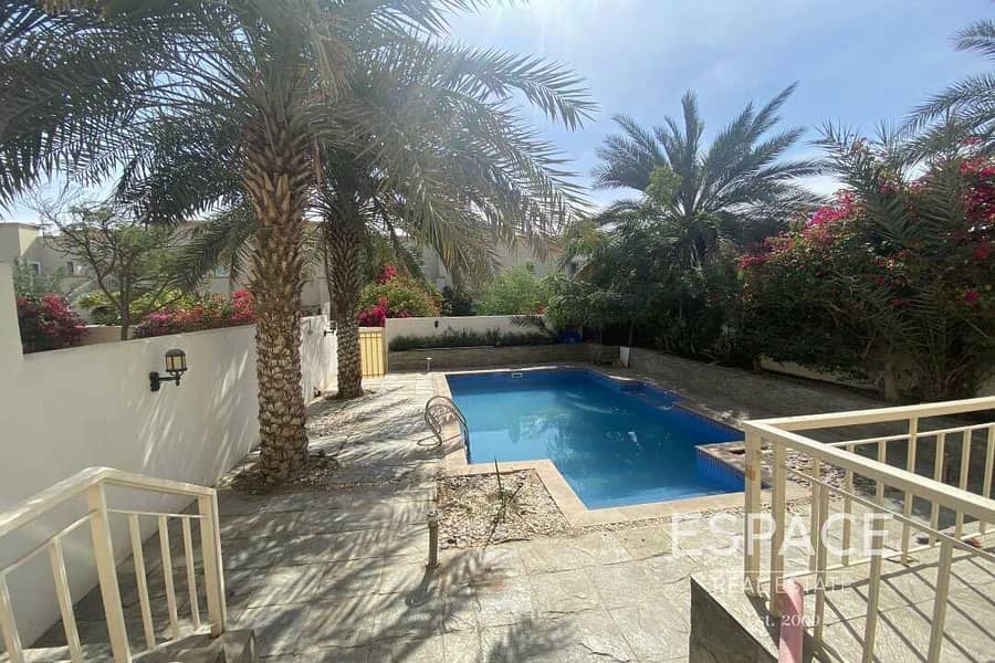 2 Private Pool - Type 3M - Well Maintained