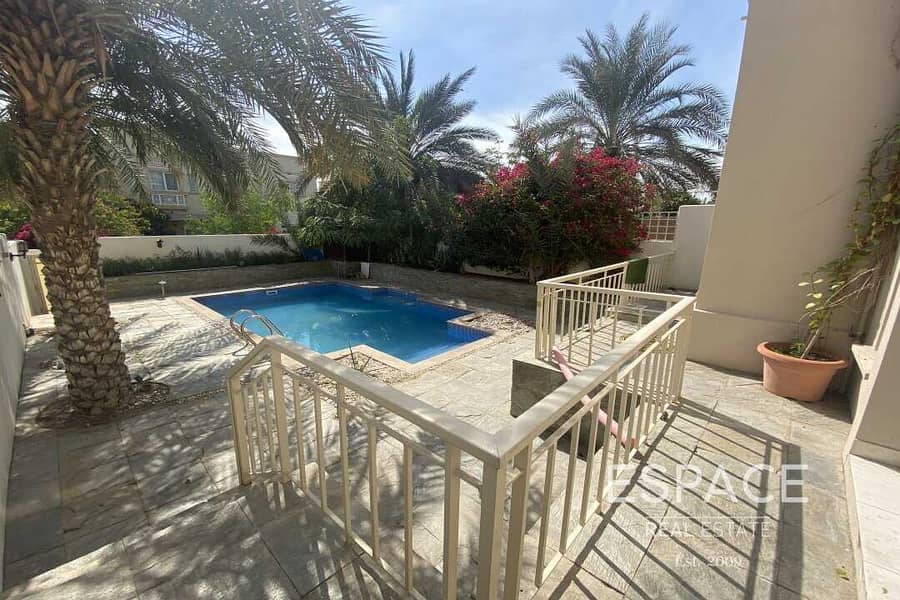 3 Private Pool - Type 3M - Well Maintained