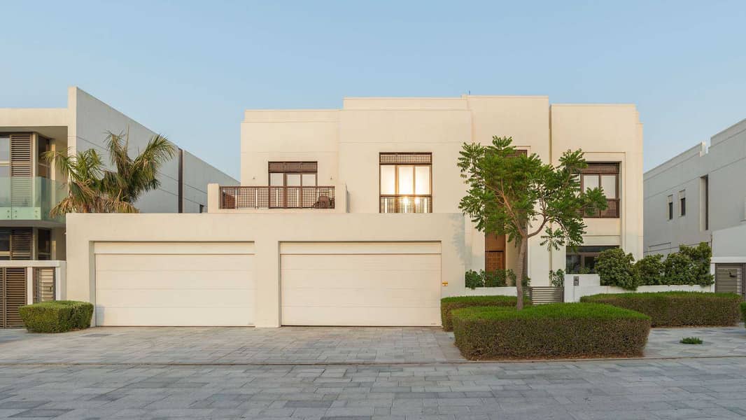 3 Modern Arabic-Style Villa Close to Lagoon