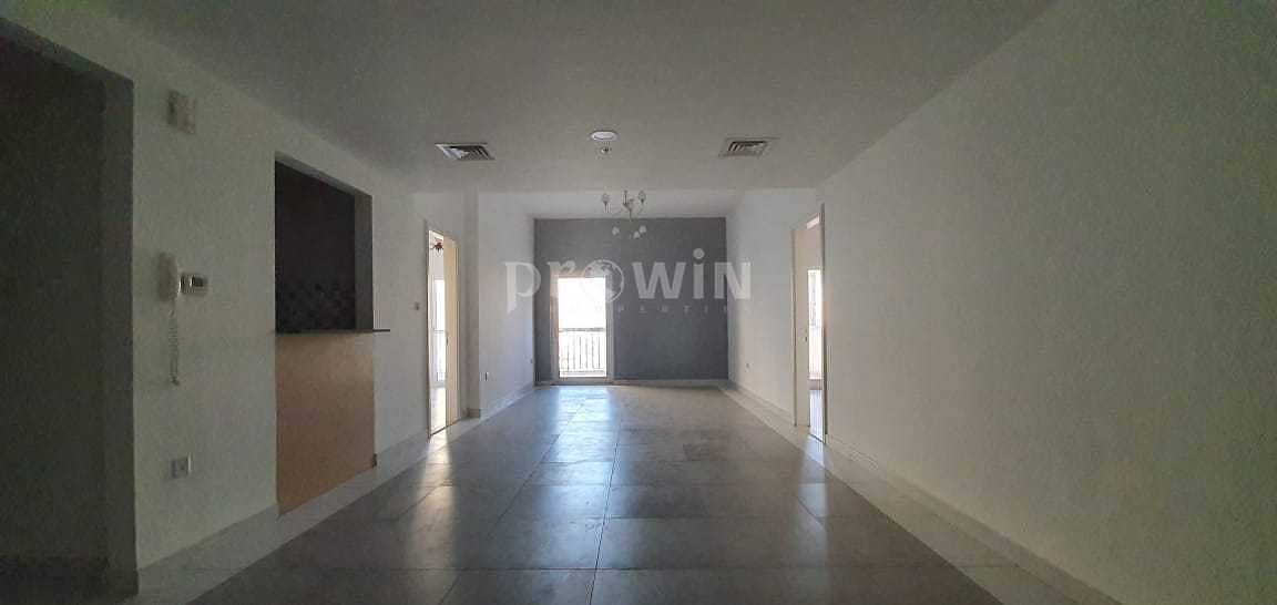 5 2 Months FREE |  Beautiful  Two Bed Apt IN A Very Prominent Location } Close to Exit!!!