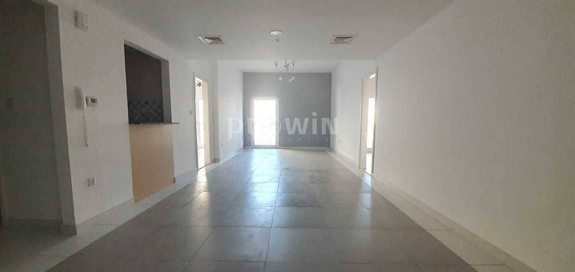 8 2 Months FREE |  Beautiful  Two Bed Apt IN A Very Prominent Location } Close to Exit!!!