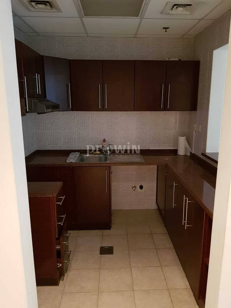 15 Spacious 1 bed with canal view | Business Bay !!!