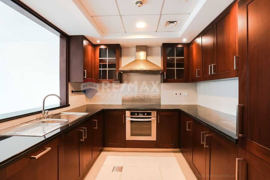 11 Spacious 3br Duplex in the Heart of Dubai