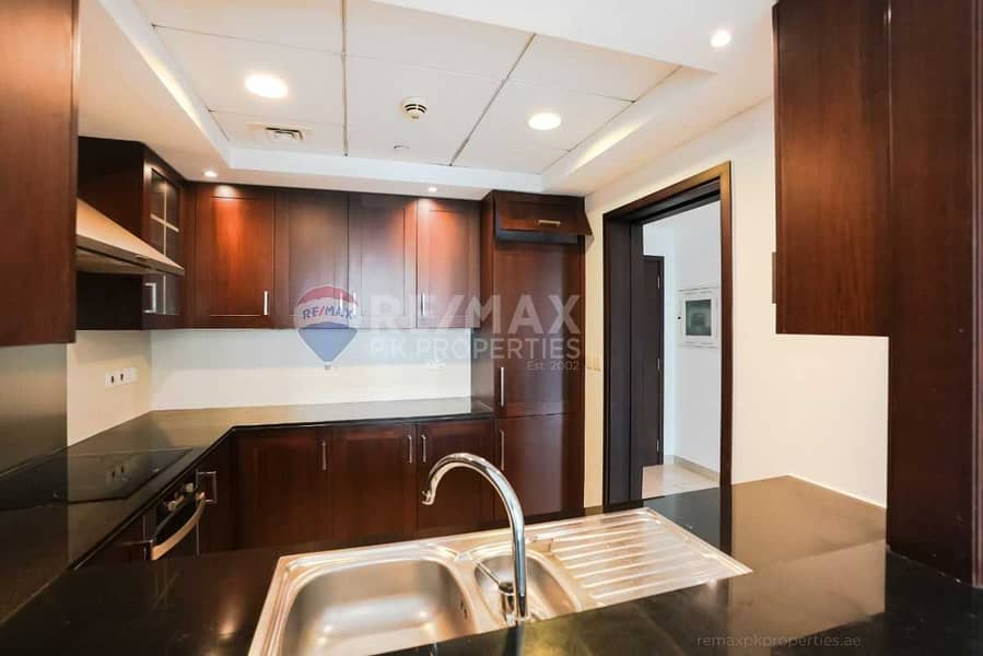 13 Spacious 3br Duplex in the Heart of Dubai