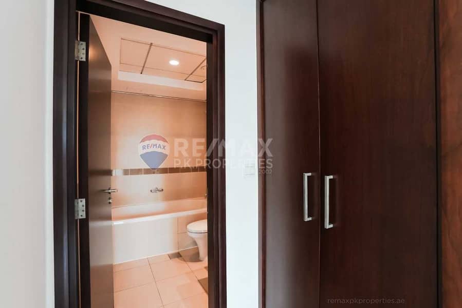 18 Spacious 3br Duplex in the Heart of Dubai