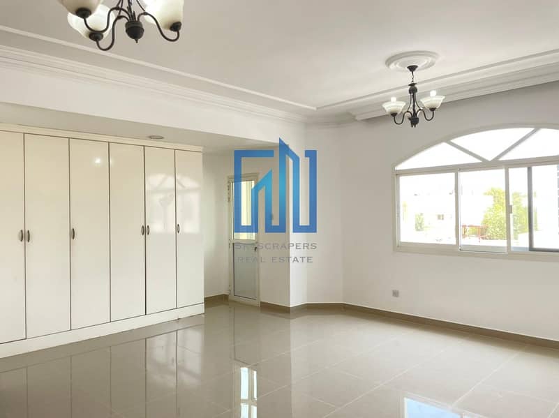 Huge | 7BR with Balcony  + Maids Villa | Great Location