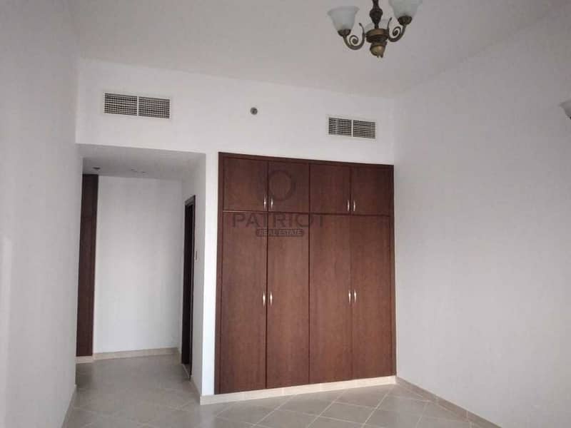 5 Affordable 2 BHK l Close to Metro l Well Maintained