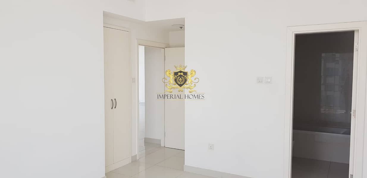 24 Well maintained 2bedroom | Full glass window
