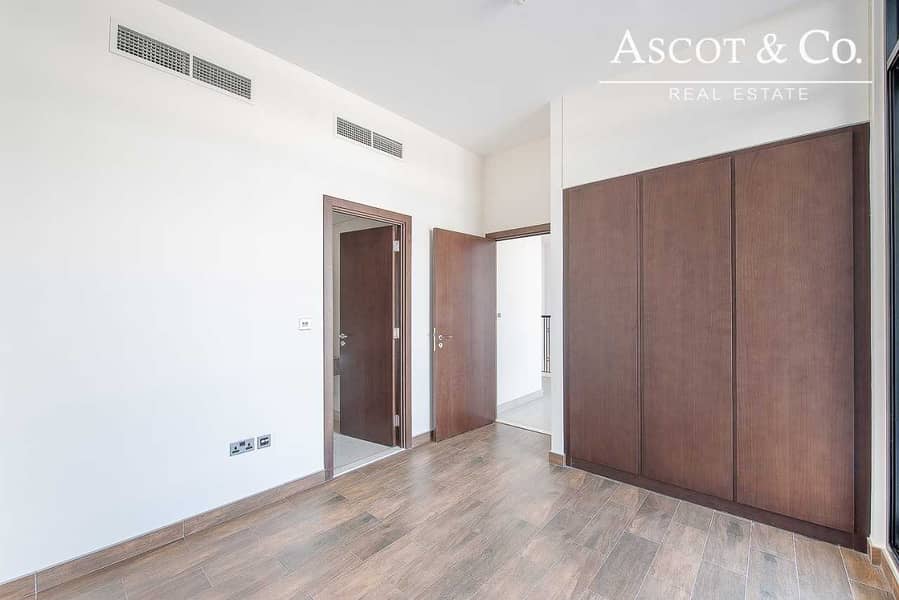 4 4 BED End Unit |Payment Plan| Vacant Now