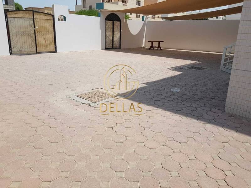 14 Villa in Abu Dhabi - Al Mushrif