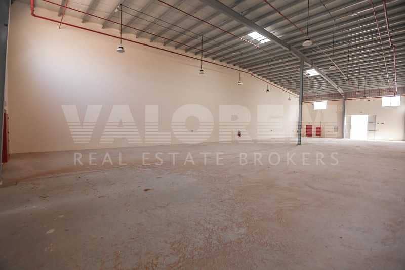 16 Brand New 300Kw Connected Power Warehouse for rent in UAQ